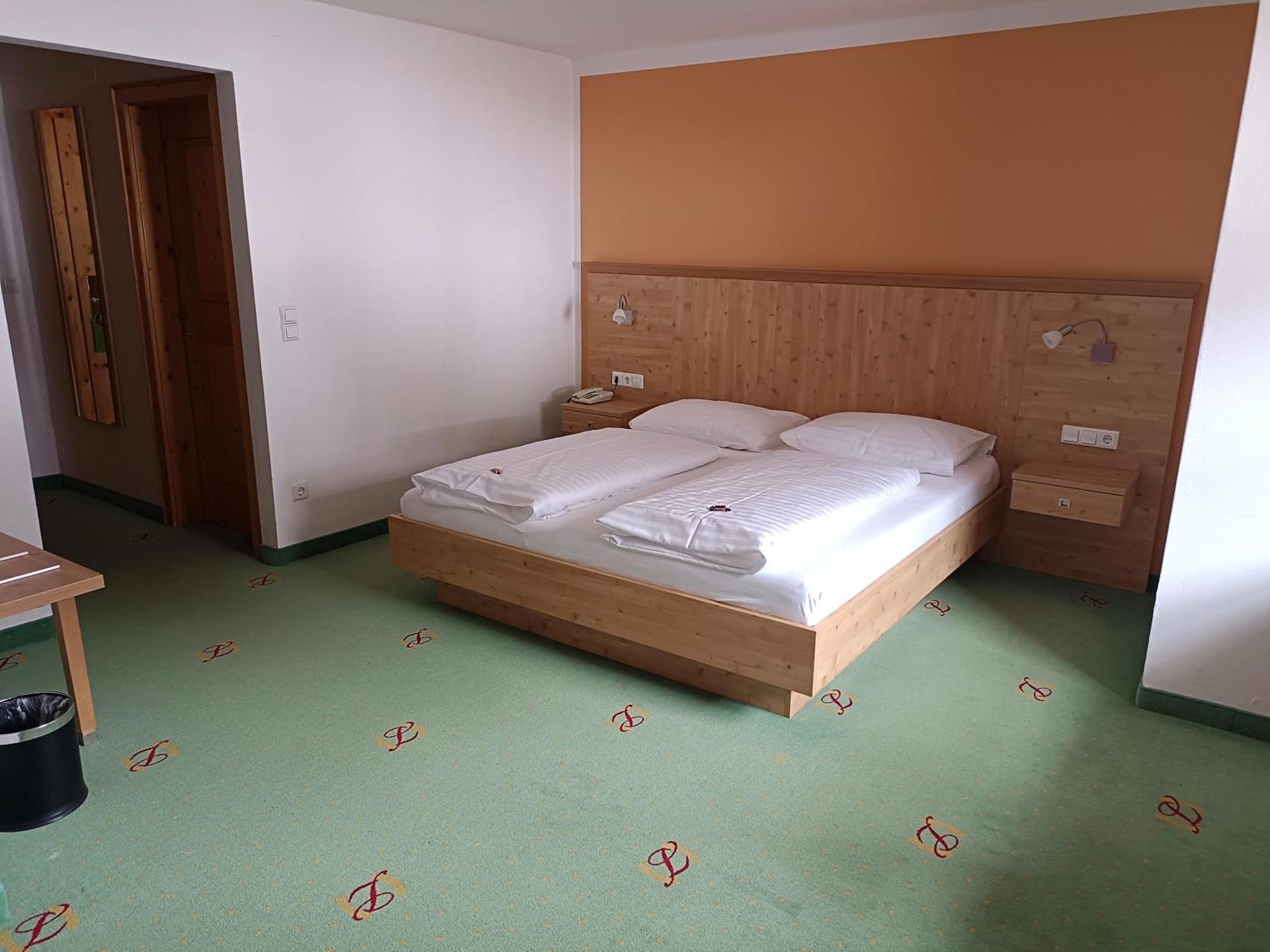 Hotel Gruenwaldkopf Обертауерн Екстер'єр фото