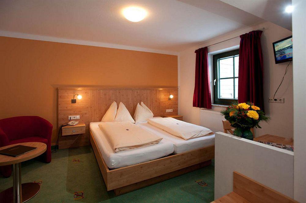 Hotel Gruenwaldkopf Обертауерн Екстер'єр фото
